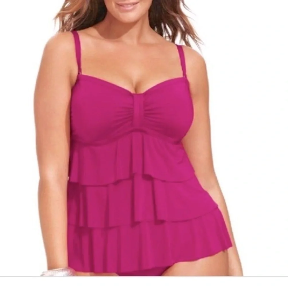 - Kenneth Cole bathing suit top size S NWT